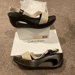 Calvin Klein yumi Wedge Sandals